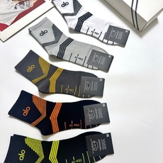 配包装 🌟【一盒5 双】男士福利款 🌟alo 阿洛 字母logo纯棉中筒袜 🌟重工装饰个性时尚 🌟ins爆款!专柜在 配包装 🌟【一盒5 双】男士福利款 🌟alo 阿洛 字母logo纯棉中筒袜 🌟重工装饰个性时尚 🌟ins爆款!专柜在