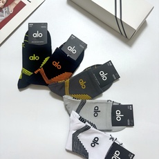 配包装 🌟【一盒5 双】男士福利款 🌟alo 阿洛 字母logo纯棉中筒袜 🌟重工装饰个性时尚 🌟ins爆款!专柜在 配包装 🌟【一盒5 双】男士福利款 🌟alo 阿洛 字母logo纯棉中筒袜 🌟重工装饰个性时尚 🌟ins爆款!专柜在