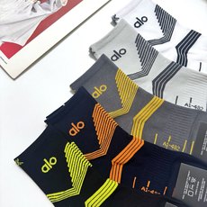 配包装 🌟【一盒5 双】男士福利款 🌟alo 阿洛 字母logo纯棉中筒袜 🌟重工装饰个性时尚 🌟ins爆款!专柜在 配包装 🌟【一盒5 双】男士福利款 🌟alo 阿洛 字母logo纯棉中筒袜 🌟重工装饰个性时尚 🌟ins爆款!专柜在