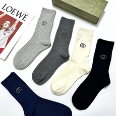 配包装 🌟【一盒5 双】 🌟Gucci 古琦 经典刺绣字母logo 纯棉 混纺中筒袜 ,软糯亲肤,ins超火爆配色 配包装 🌟【一盒5 双】 🌟Gucci 古琦 经典刺绣字母logo 纯棉 混纺中筒袜 ,软糯亲肤,ins超火爆配色