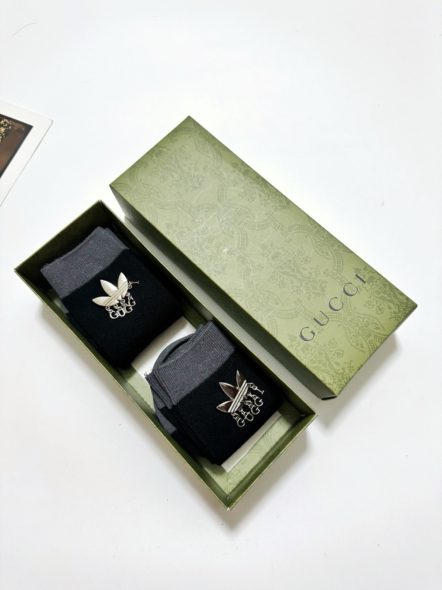配包装 🌟【一盒2 双】  🌟Gucci 古琦  经典字母logo 纯棉中筒袜   ，ins超火爆短袜，纯棉面料，潮人必