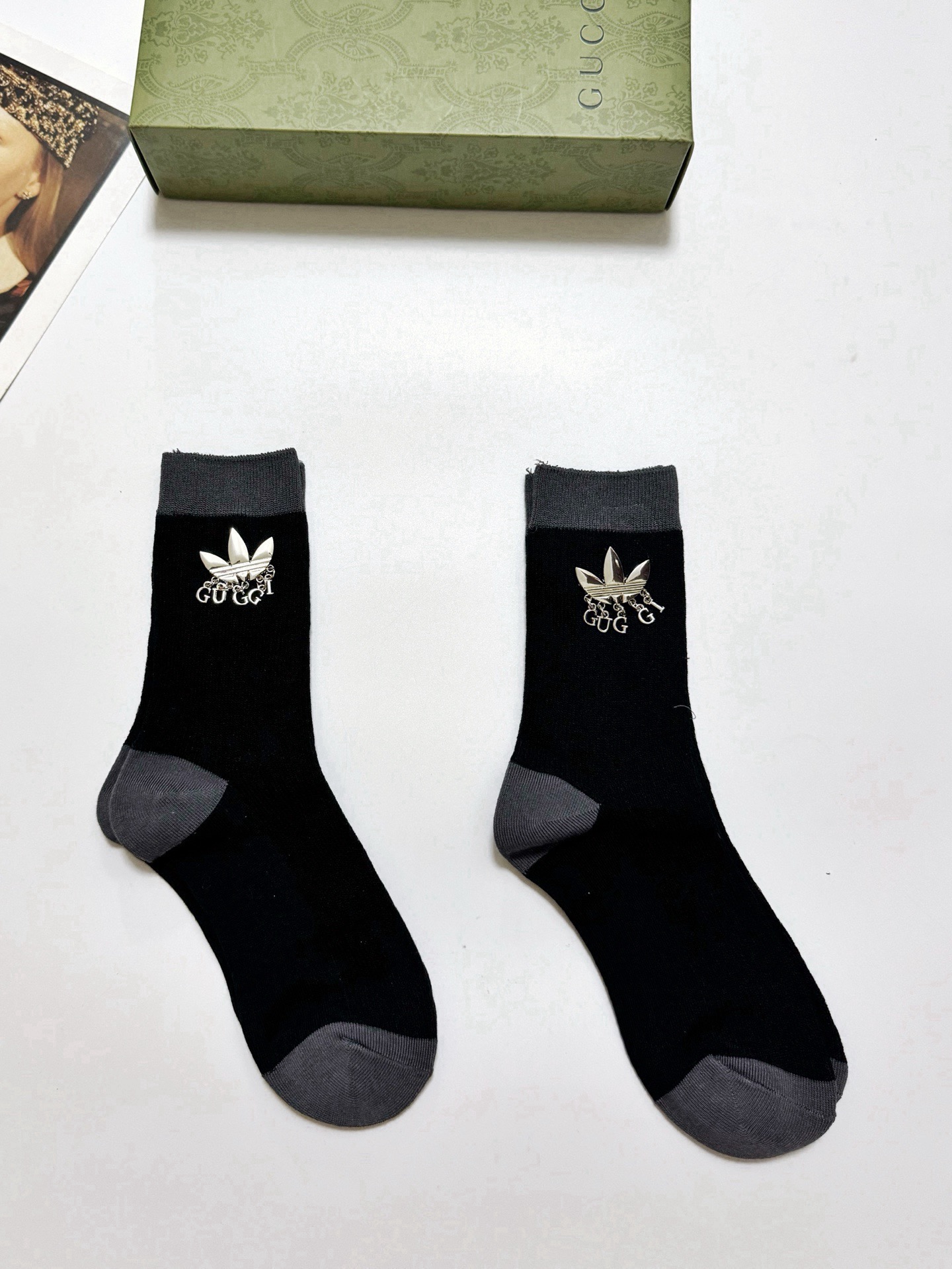 配包装 🌟【一盒2 双】  🌟Gucci 古琦  经典字母logo 纯棉中筒袜   ，ins超火爆短袜，纯棉面料，潮人必
