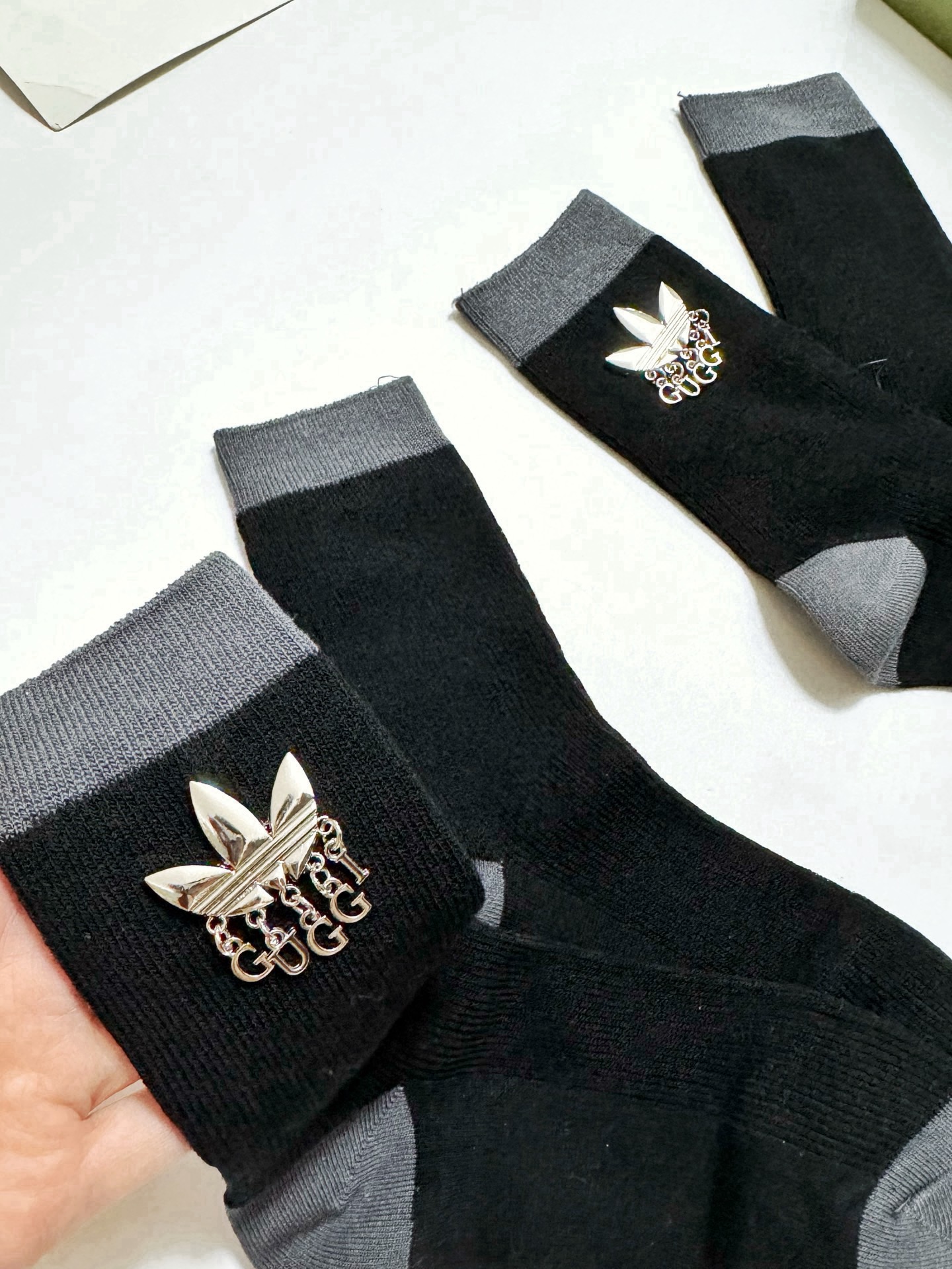 配包装 🌟【一盒2 双】  🌟Gucci 古琦  经典字母logo 纯棉中筒袜   ，ins超火爆短袜，纯棉面料，潮人必