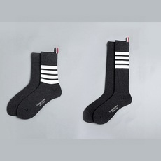 配原版盒 🌟【一盒2 双】 🌟THOM BROWNE · 桑姆 布朗尼❗ 🌟超级爆款!网红小腿袜,中筒袜+长筒袜,经典爆 配原版盒 🌟【一盒2 双】 🌟THOM BROWNE · 桑姆 布朗尼❗ 🌟超级爆款!网红小腿袜,中筒袜+长筒袜,经典爆