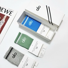 配包装 🌟【一盒3双】 🌟 alo 经典字母logo 纯棉中筒袜 ,ins超火爆小腿短袜,纯棉面料,潮人必备 ,经 配包装 🌟【一盒3双】 🌟 alo 经典字母logo 纯棉中筒袜 ,ins超火爆小腿短袜,纯棉面料,潮人必备 ,经