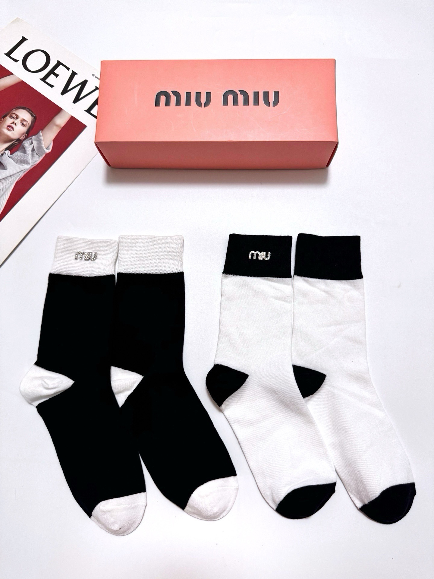 配包装 🌟【一盒2双】  🌟miumiu 缪缪 经典字母logo 纯棉中筒袜   ，ins超火爆短袜，纯棉面料，潮人必备