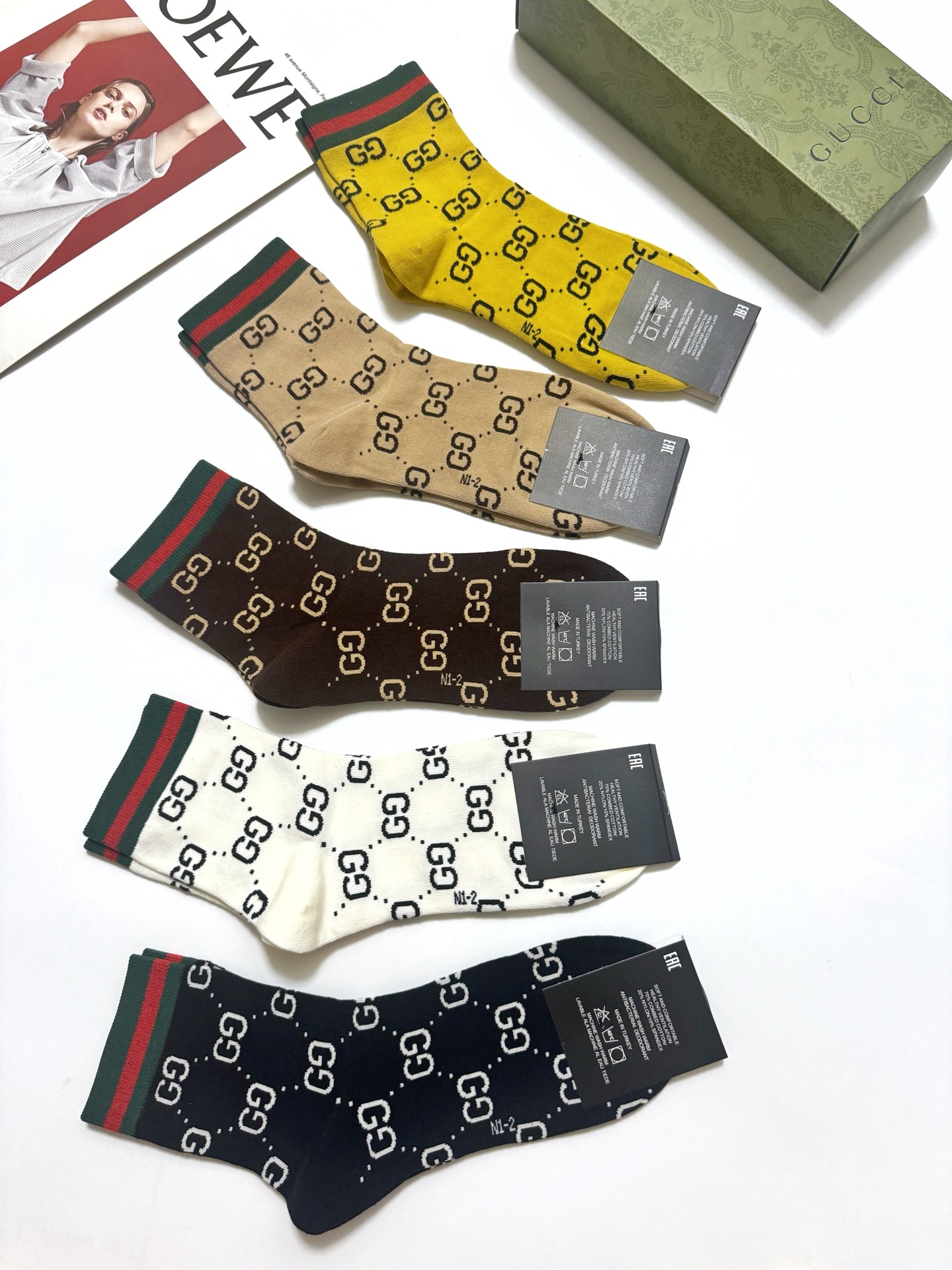 配包装 🌟【一盒5 双】 🌟Gucci 古琦 经典字母 logo短袜  ！纯棉面料软糯亲肤！ 🌟ins爆款！专柜在售in