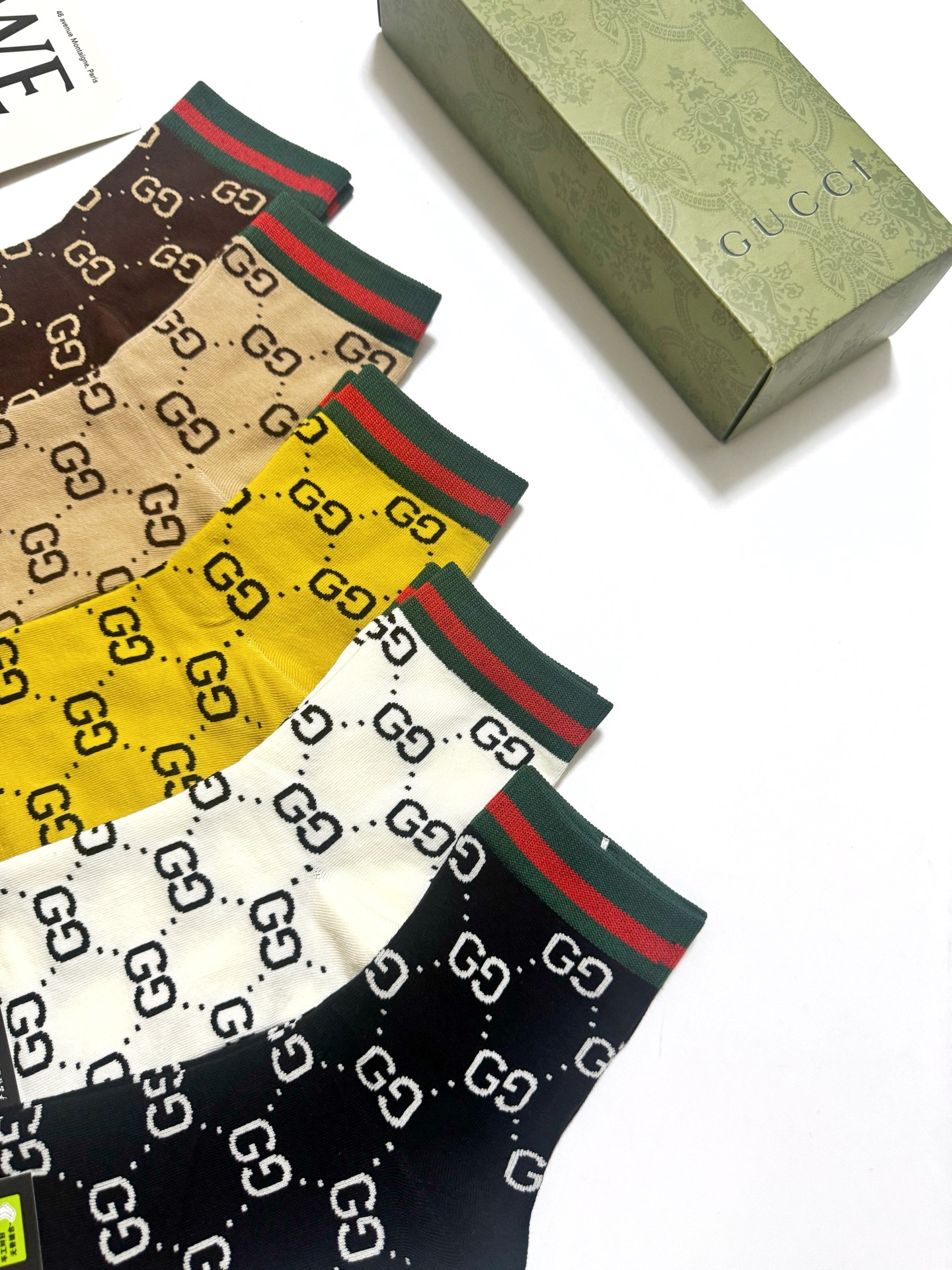配包装 🌟【一盒5 双】 🌟Gucci 古琦 经典字母 logo短袜  ！纯棉面料软糯亲肤！ 🌟ins爆款！专柜在售in
