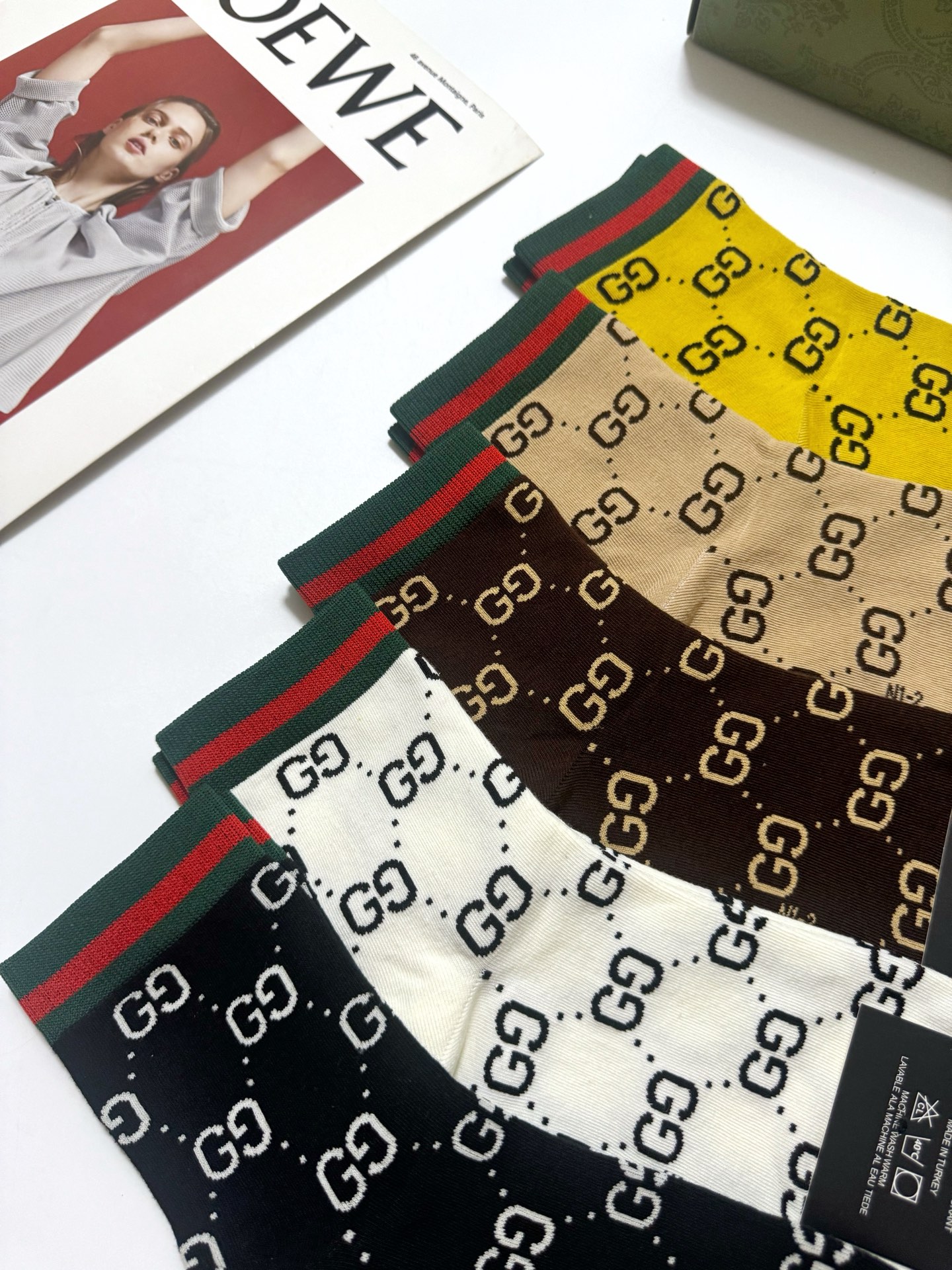 配包装 🌟【一盒5 双】 🌟Gucci 古琦 经典字母 logo短袜  ！纯棉面料软糯亲肤！ 🌟ins爆款！专柜在售in