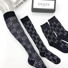 配包装 🌟【一盒2 双】 🌟Gucci 古奇 爆款金银丝长筒袜 中筒袜,超级火爆小腿袜🔥双针针织混纺金银丝材质,超完美结 配包装 🌟【一盒2 双】 🌟Gucci 古奇 爆款金银丝长筒袜 中筒袜,超级火爆小腿袜🔥双针针织混纺金银丝材质,超完美结