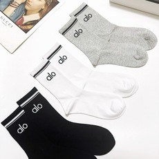 配包装 🌟【一盒3双】 🌟 alo 经典字母logo 纯棉中筒袜 ,ins超火爆小腿短袜,纯棉面料,潮人必备 ,经 配包装 🌟【一盒3双】 🌟 alo 经典字母logo 纯棉中筒袜 ,ins超火爆小腿短袜,纯棉面料,潮人必备 ,经