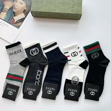 配包装 🌟【一盒5 双】 🌟Gucci 古琦 经典字母 logo短袜 !纯棉面料软糯亲肤! 🌟ins爆款!专柜在售in 配包装 🌟【一盒5 双】 🌟Gucci 古琦 经典字母 logo短袜 !纯棉面料软糯亲肤! 🌟ins爆款!专柜在售in