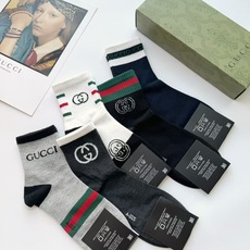 配包装 🌟【一盒5 双】 🌟Gucci 古琦 经典字母 logo短袜 !纯棉面料软糯亲肤! 🌟ins爆款!专柜在售in 配包装 🌟【一盒5 双】 🌟Gucci 古琦 经典字母 logo短袜 !纯棉面料软糯亲肤! 🌟ins爆款!专柜在售in
