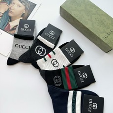 配包装 🌟【一盒5 双】 🌟Gucci 古琦 经典字母 logo短袜 !纯棉面料软糯亲肤! 🌟ins爆款!专柜在售in 配包装 🌟【一盒5 双】 🌟Gucci 古琦 经典字母 logo短袜 !纯棉面料软糯亲肤! 🌟ins爆款!专柜在售in