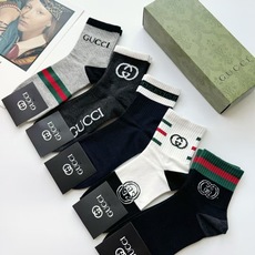 配包装 🌟【一盒5 双】 🌟Gucci 古琦 经典字母 logo短袜 !纯棉面料软糯亲肤! 🌟ins爆款!专柜在售in 配包装 🌟【一盒5 双】 🌟Gucci 古琦 经典字母 logo短袜 !纯棉面料软糯亲肤! 🌟ins爆款!专柜在售in