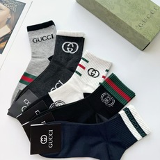 配包装 🌟【一盒5 双】 🌟Gucci 古琦 经典字母 logo短袜 !纯棉面料软糯亲肤! 🌟ins爆款!专柜在售in 配包装 🌟【一盒5 双】 🌟Gucci 古琦 经典字母 logo短袜 !纯棉面料软糯亲肤! 🌟ins爆款!专柜在售in