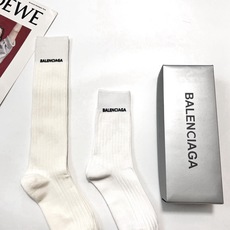 配包装 🌟【一盒2双】 🌟 巴黎世家 balenciaga 经典字母 长筒袜 短筒袜🔥双针针织材质,超完美结合,款式经典 配包装 🌟【一盒2双】 🌟 巴黎世家 balenciaga 经典字母 长筒袜 短筒袜🔥双针针织材质,超完美结合,款式经典