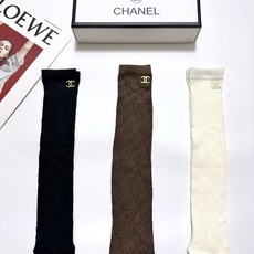 配包装 🌟【一盒3双】 🌟Chanel 香奈儿 经典字母logo 速干中筒袜 ,ins超火爆薄款空调袜,潮人必备 配包装 🌟【一盒3双】 🌟Chanel 香奈儿 经典字母logo 速干中筒袜 ,ins超火爆薄款空调袜,潮人必备
