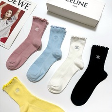 配包装 🌟【一盒5 双】 🌟Celine 赛琳 经典刺绣字母logo 纯棉中筒袜 ,ins超火爆小腿袜,纯棉面料, 配包装 🌟【一盒5 双】 🌟Celine 赛琳 经典刺绣字母logo 纯棉中筒袜 ,ins超火爆小腿袜,纯棉面料,