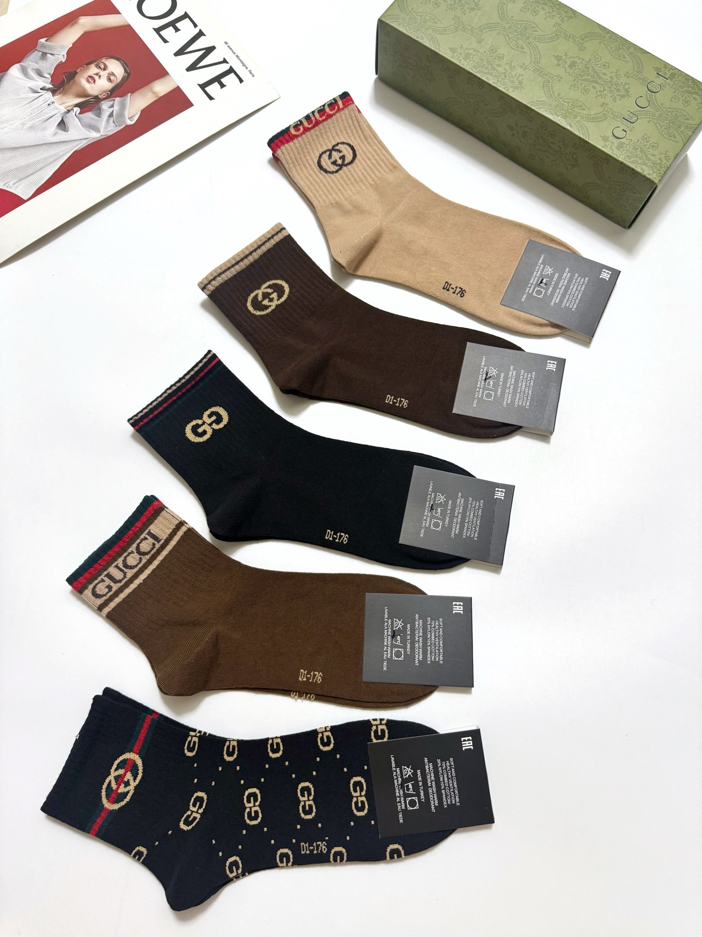 配包装 🌟【一盒5 双】  🌟Gucci 古琦 经典字母logo 纯棉中筒袜   ，软糯亲肤，ins超火爆配色 ，秋冬潮