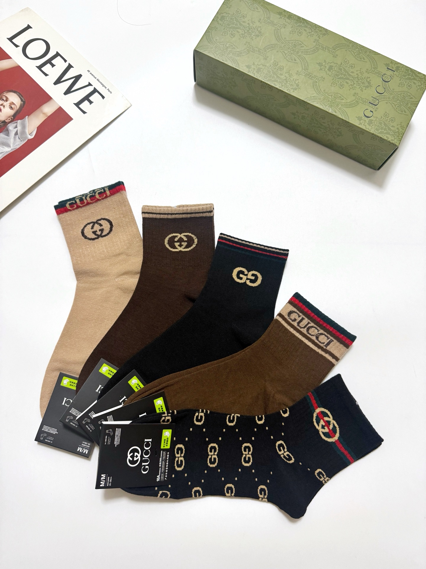 配包装 🌟【一盒5 双】  🌟Gucci 古琦 经典字母logo 纯棉中筒袜   ，软糯亲肤，ins超火爆配色 ，秋冬潮