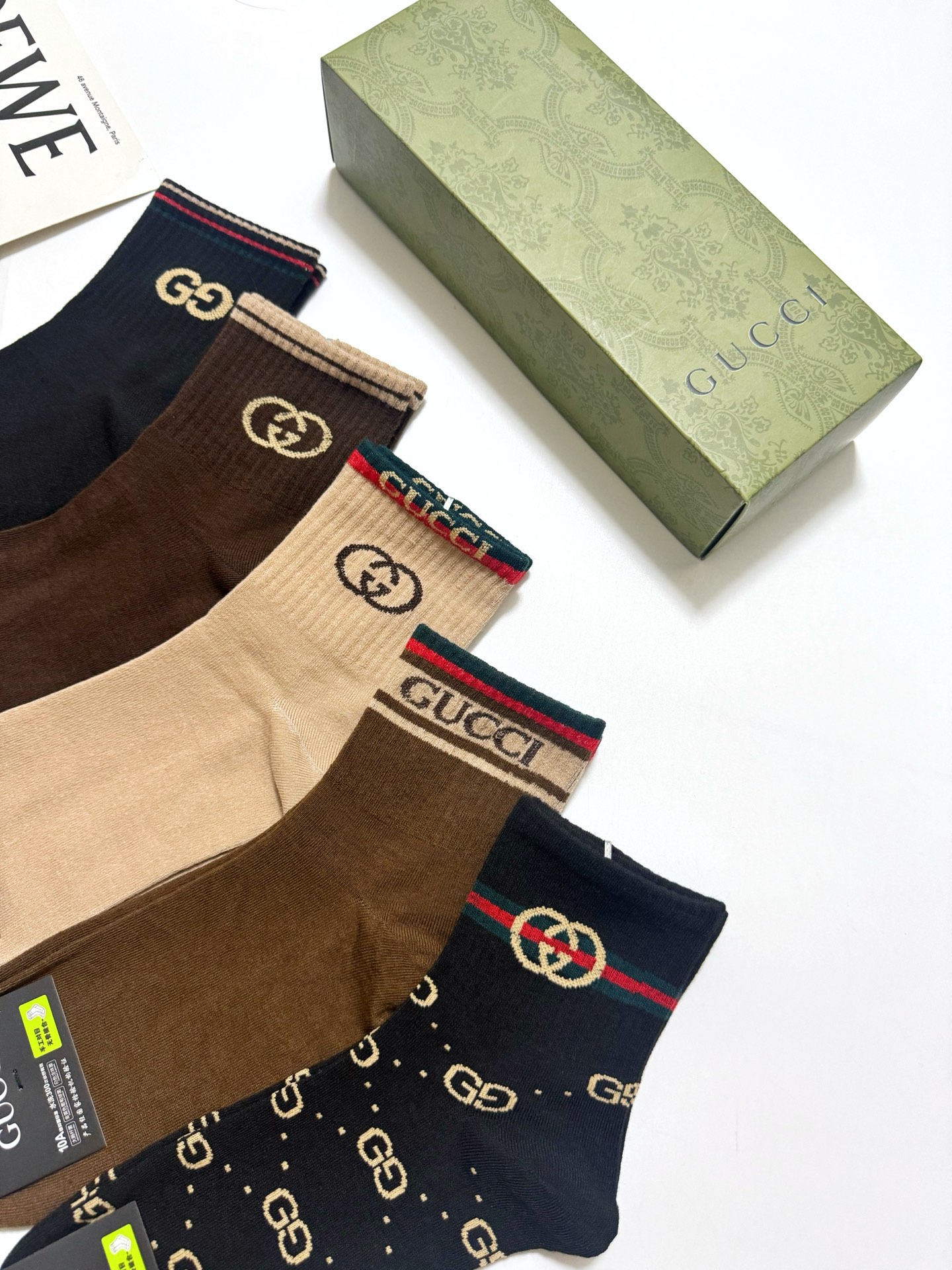 配包装 🌟【一盒5 双】  🌟Gucci 古琦 经典字母logo 纯棉中筒袜   ，软糯亲肤，ins超火爆配色 ，秋冬潮