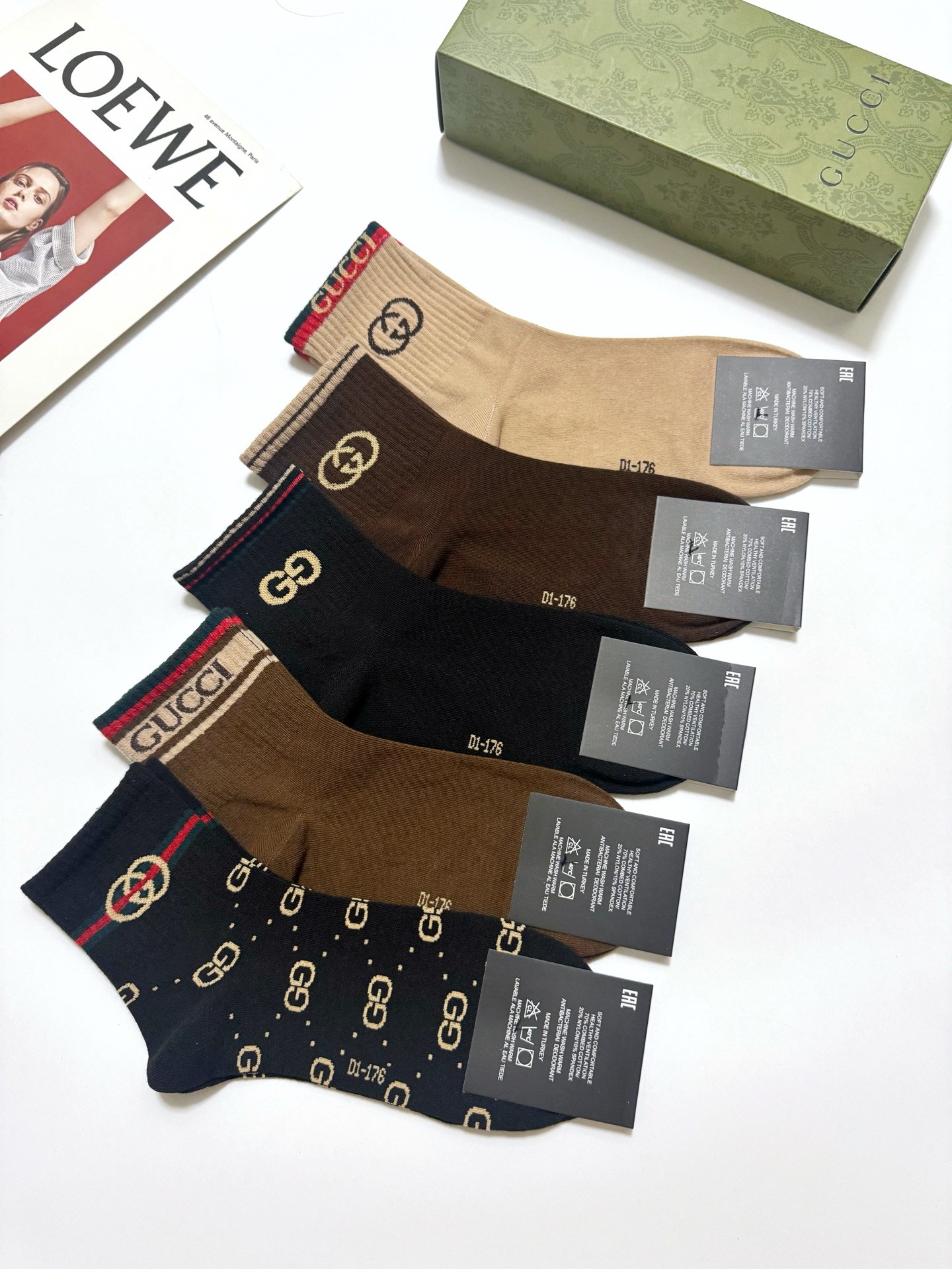 配包装 🌟【一盒5 双】  🌟Gucci 古琦 经典字母logo 纯棉中筒袜   ，软糯亲肤，ins超火爆配色 ，秋冬潮