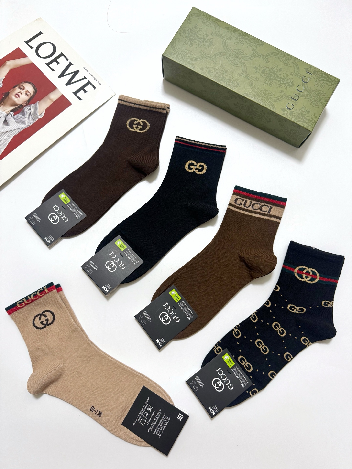 配包装 🌟【一盒5 双】  🌟Gucci 古琦 经典字母logo 纯棉中筒袜   ，软糯亲肤，ins超火爆配色 ，秋冬潮