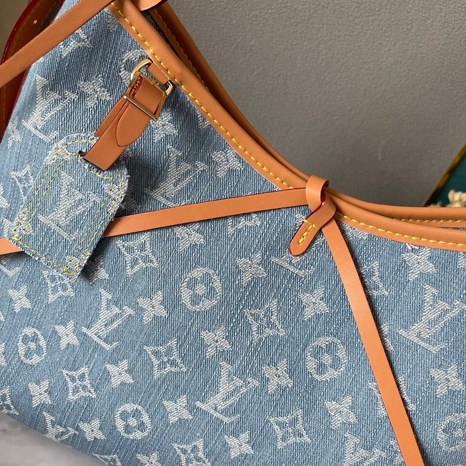 M46855 蓝色大号 M46854蓝色小号M46203 M46197 (丹宁牛仔)推出崭新 CarryAll 中号手袋