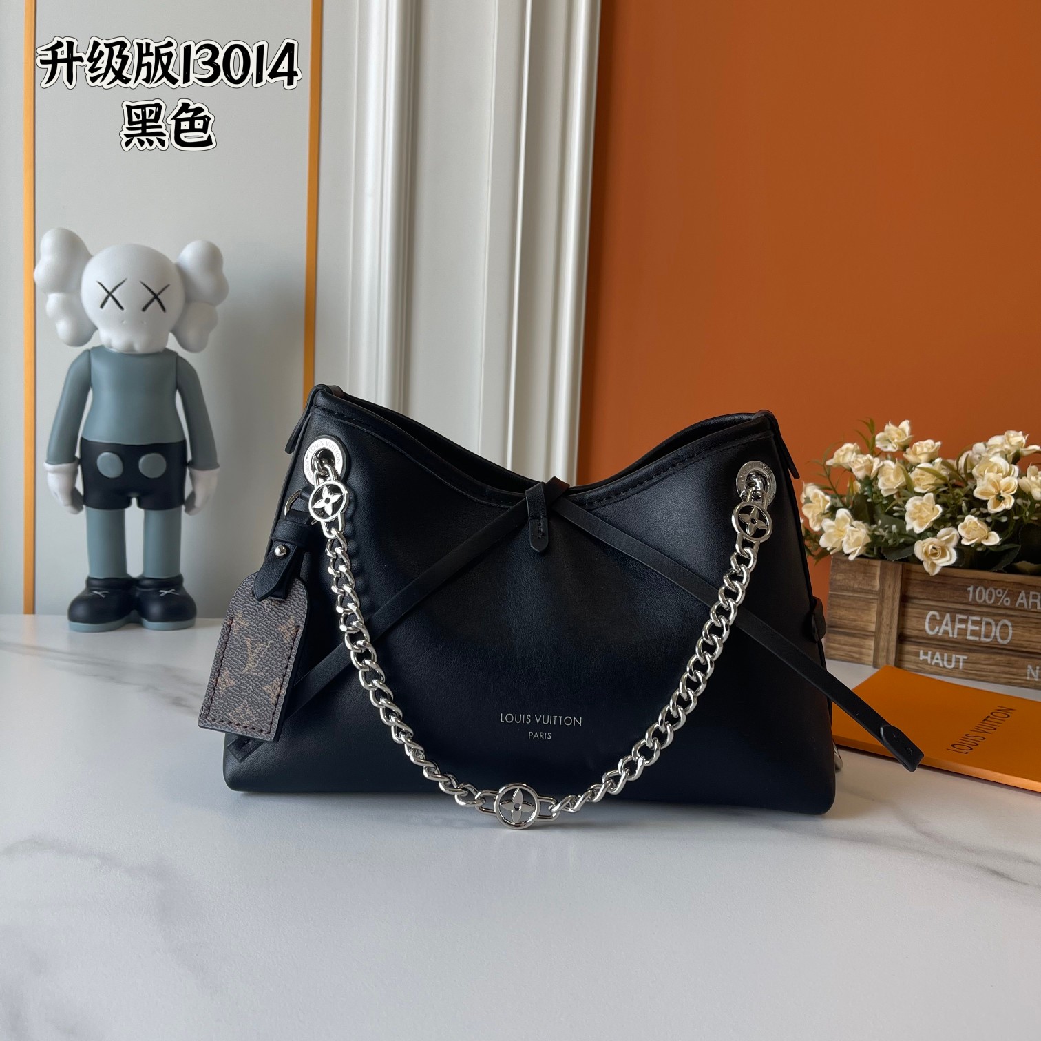 Monogram Canvas Crossbody Bag, 26 cm – Vintage-Inspired, Detachable Strap