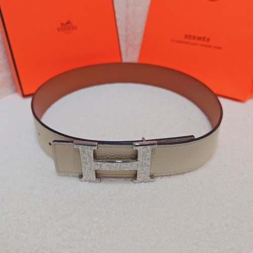 Hermes Reversible Leather Belt with H Buckle, 4.0 cm - Stylish and Versatile 1 Hermes Reversible Leather Belt with H Buckle, 4.0 cm - Stylish and Versatile