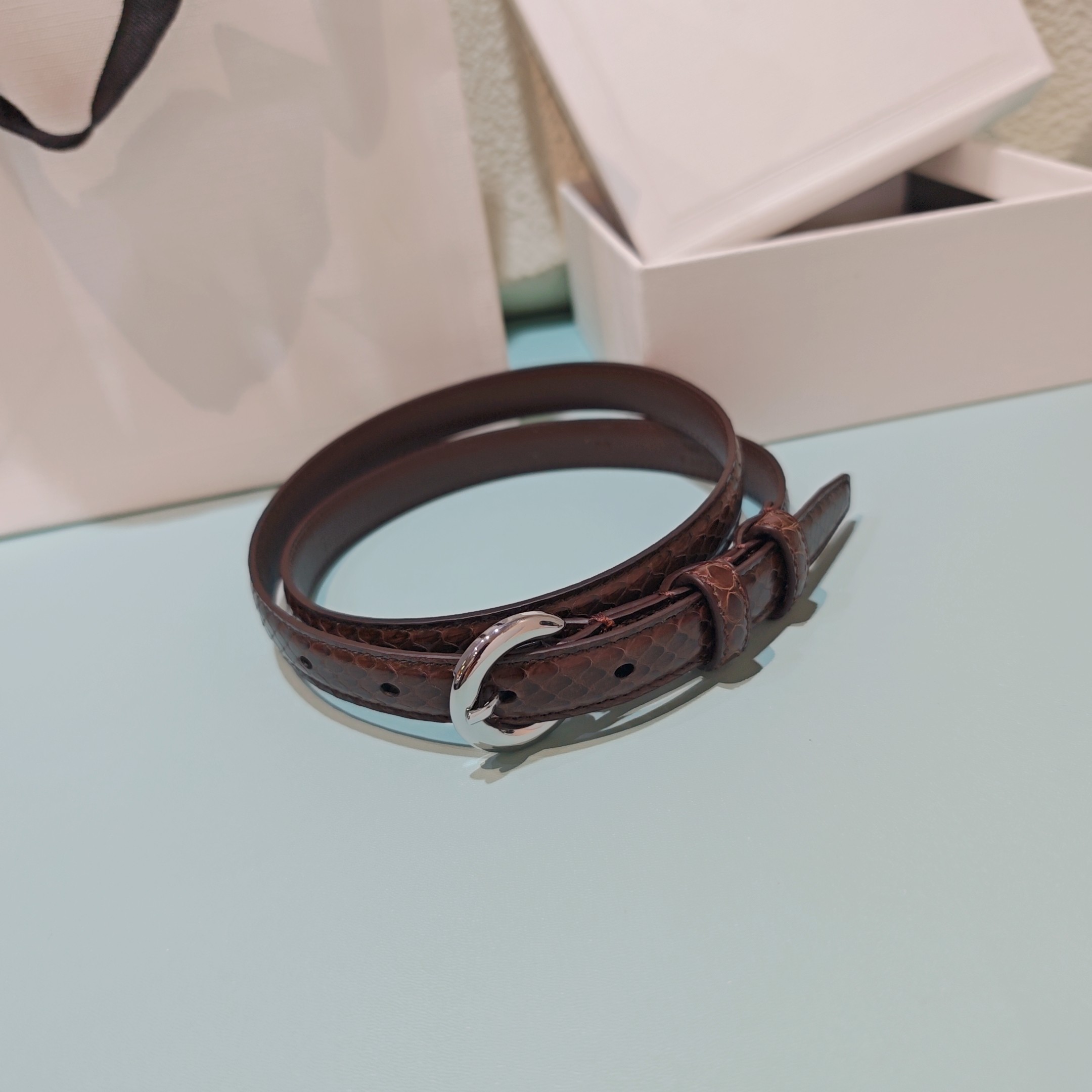 💥💥💥1.8cm赛琳CELINE腰带，双面头层牛皮，长度：75.80.85.90.95.100.欧，铜五