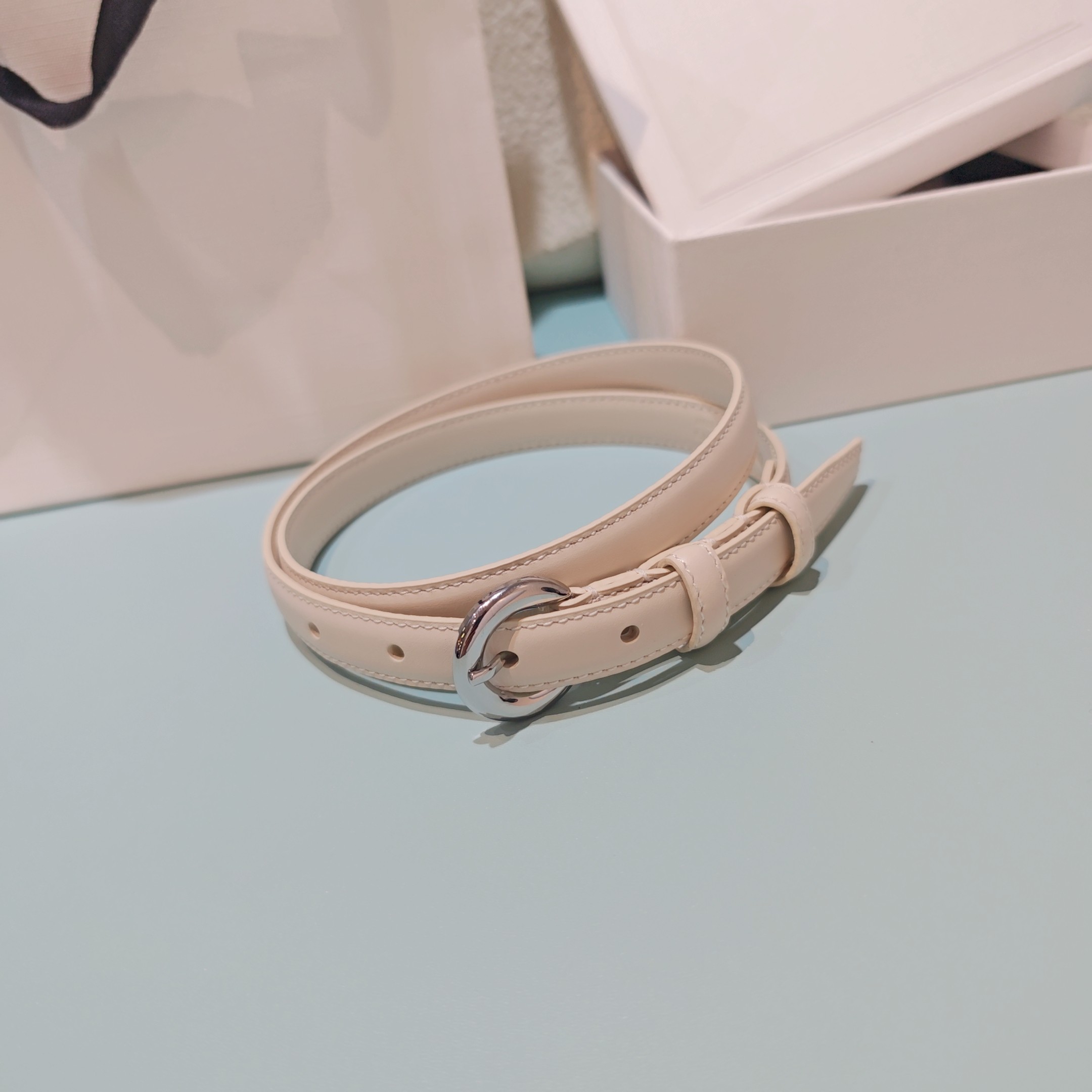 💥💥💥1.8cm赛琳CELINE腰带，双面头层牛皮，长度：75.80.85.90.95.100.欧，铜五