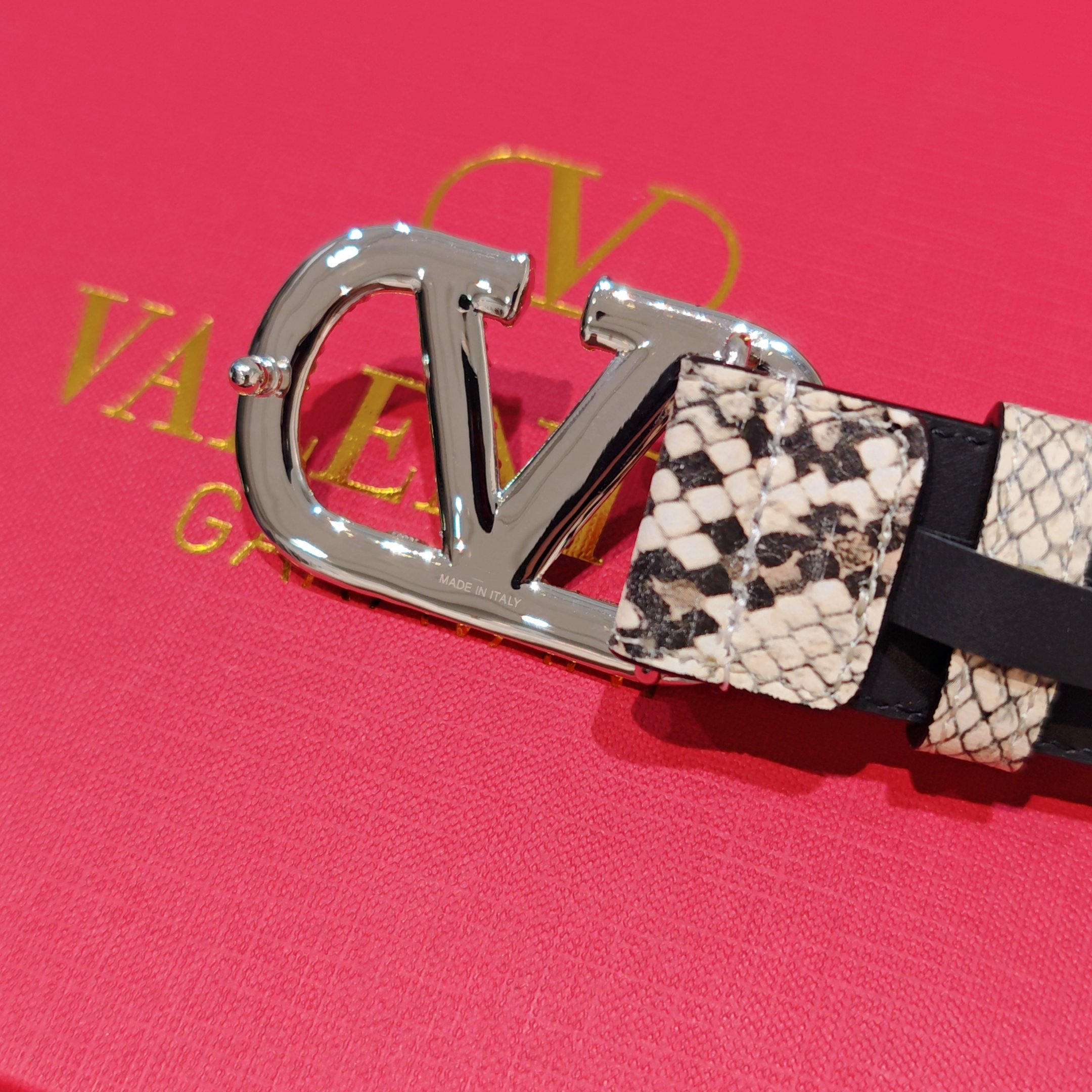 💥💥💥3.0cm华伦天奴腰带，双面头层牛皮，长度：75.80.85.90.95.100.105欧，铜五金