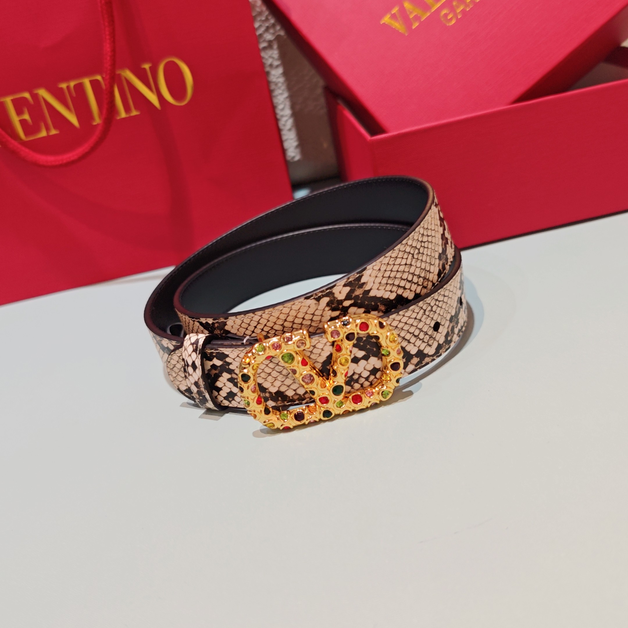 💥💥💥3.0cm华伦天奴腰带，双面头层牛皮，长度：75.80.85.90.95.100.105欧，铜五金