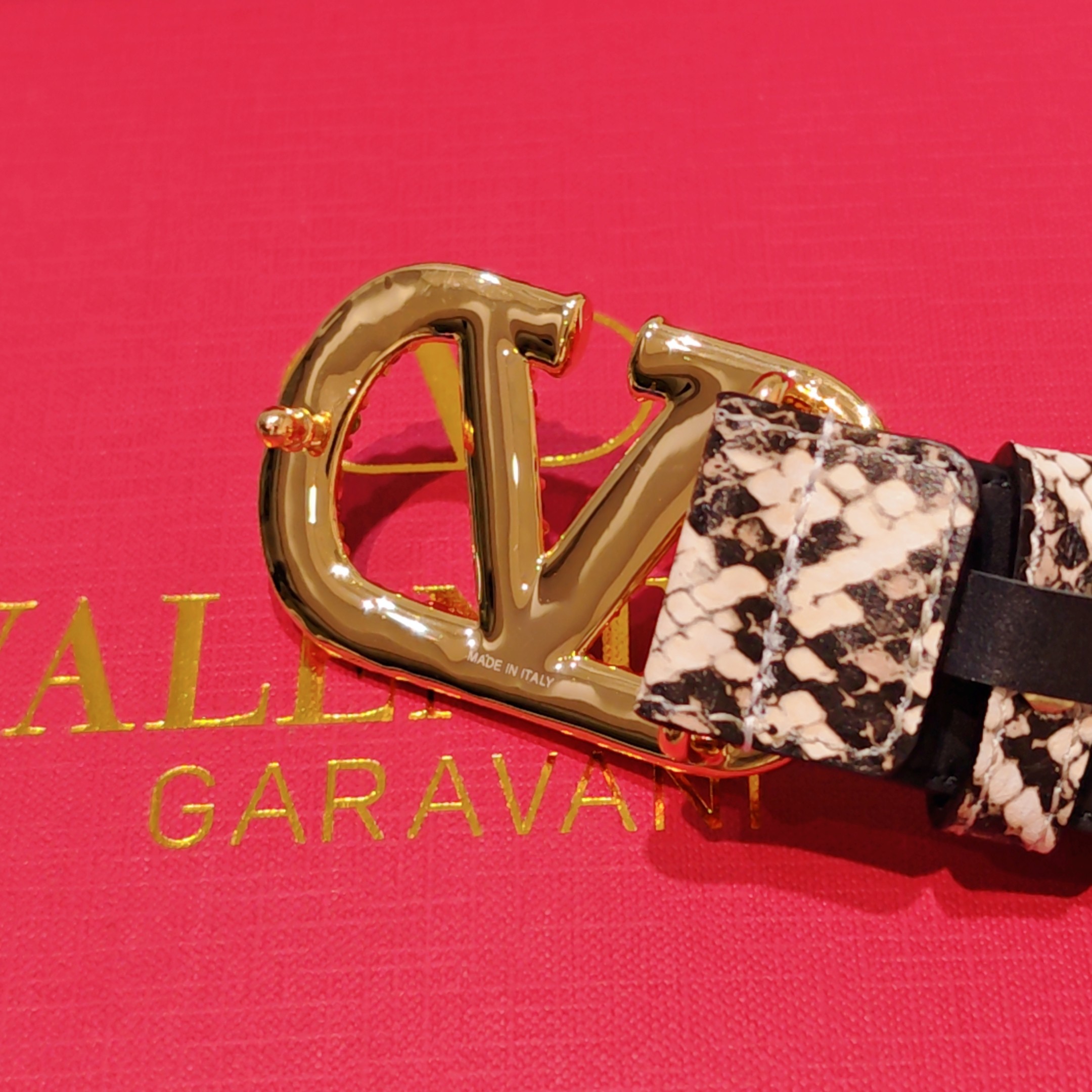 💥💥💥3.0cm华伦天奴腰带，双面头层牛皮，长度：75.80.85.90.95.100.105欧，铜五金