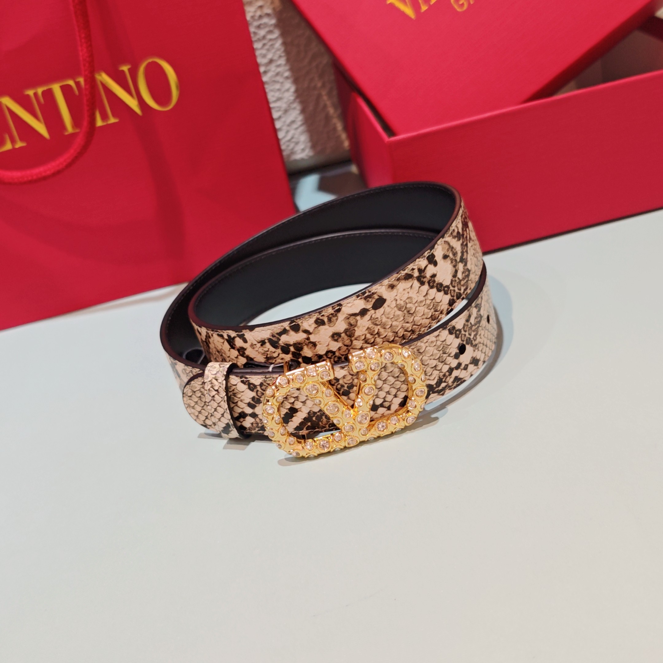 💥💥💥3.0cm华伦天奴腰带，双面头层牛皮，长度：75.80.85.90.95.100.105欧，铜五金