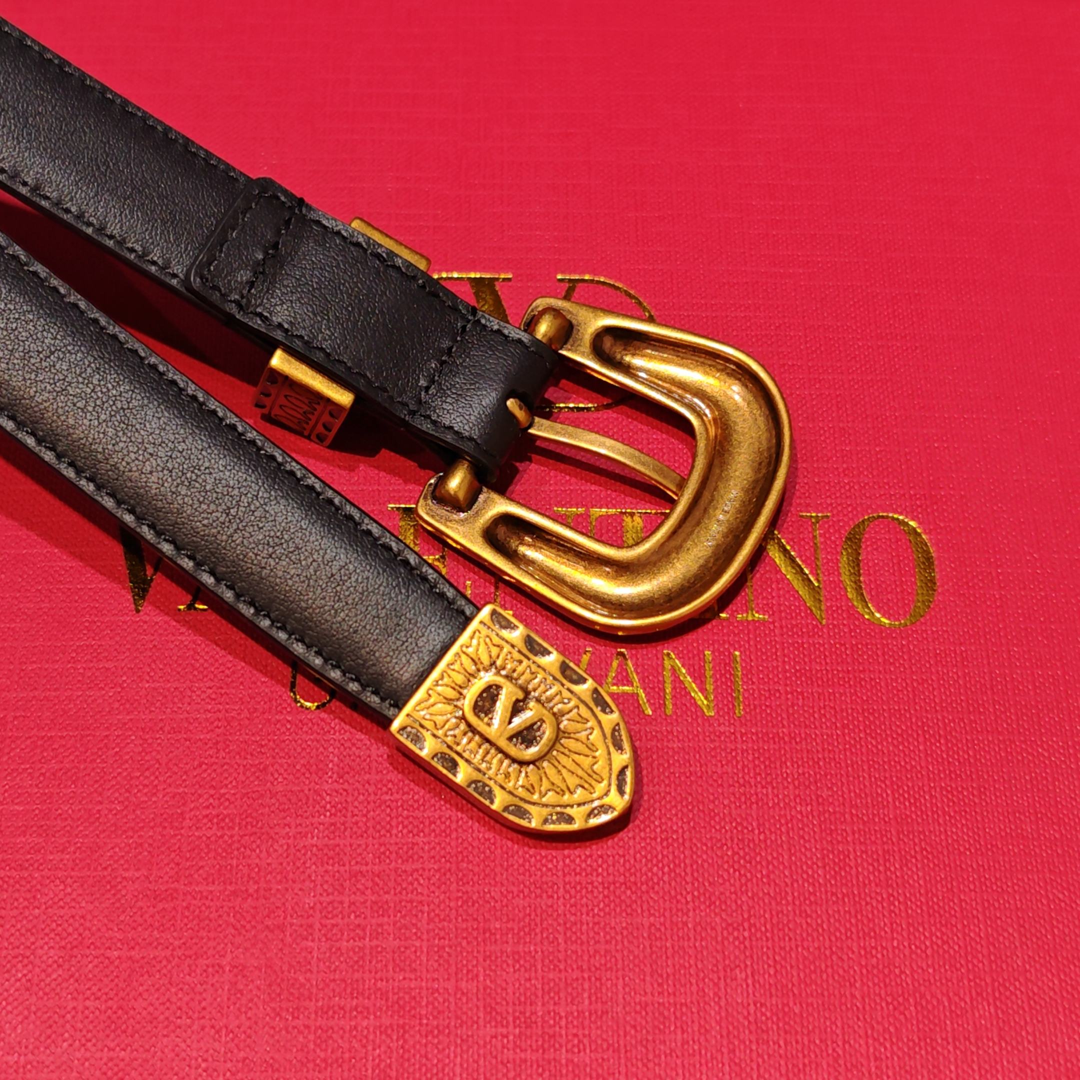 💥💥💥2.0cm 华伦天奴 腰带，双面头层牛皮，长度：75.80.85.90.95.100.105欧，铜