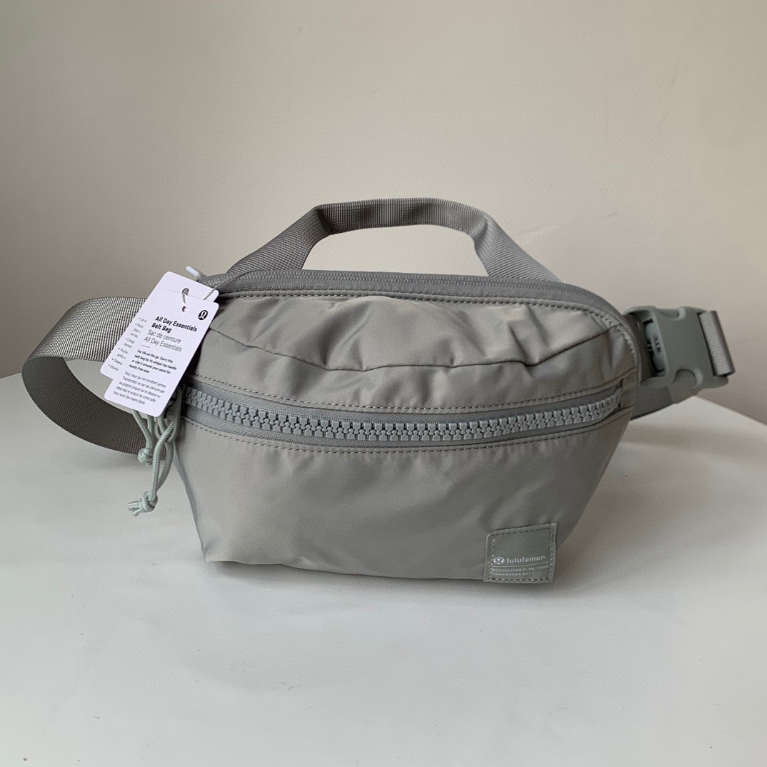 Lulu accessories *Lululemon all day essentials 2.5L Lulu accessories yoga