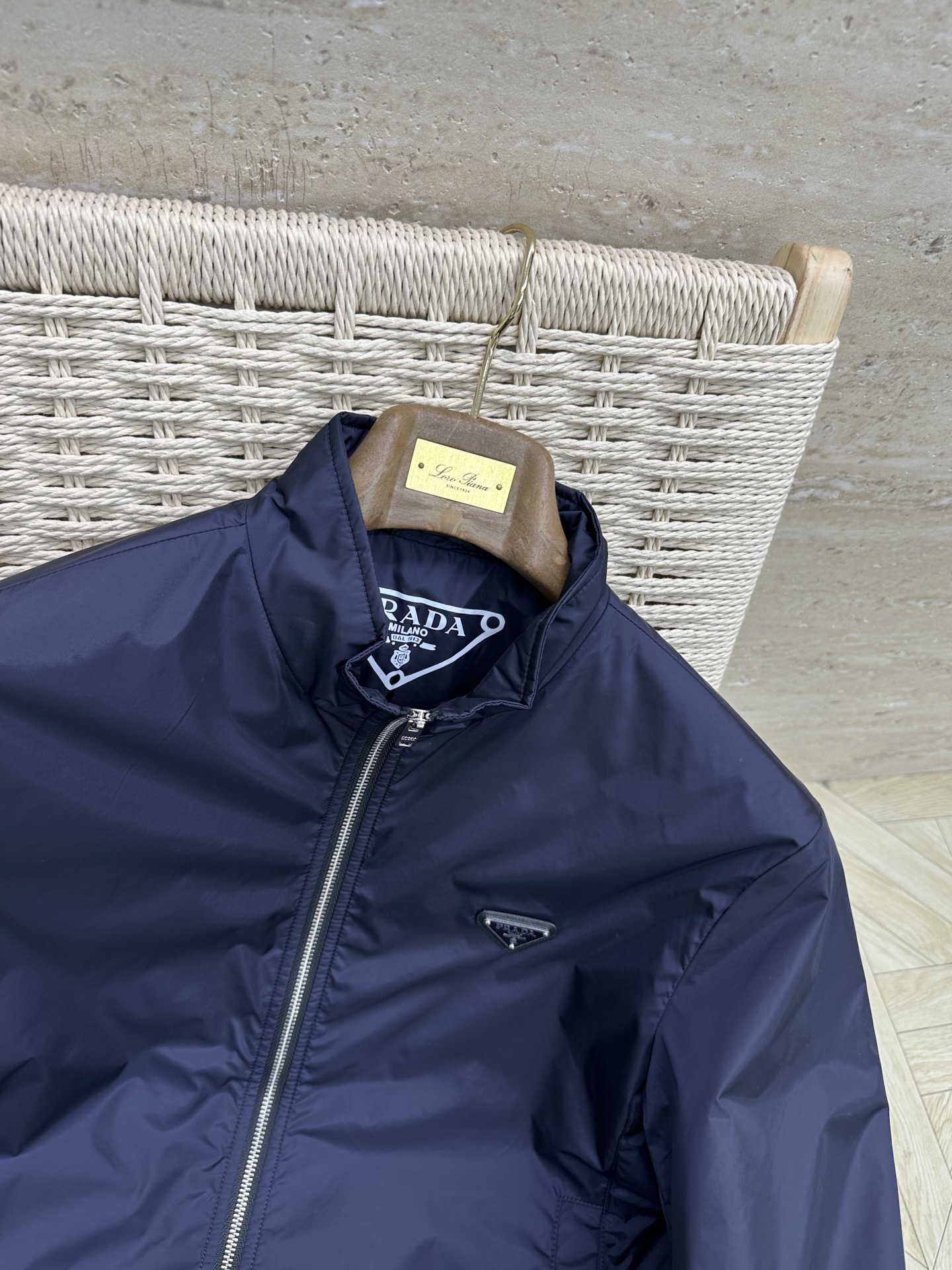 PRADA 2025ss秋冬新款系列🆕P家休闲翻领夹克外套 🧥专柜同步发售 超高工艺的风衣外套 休闲时尚