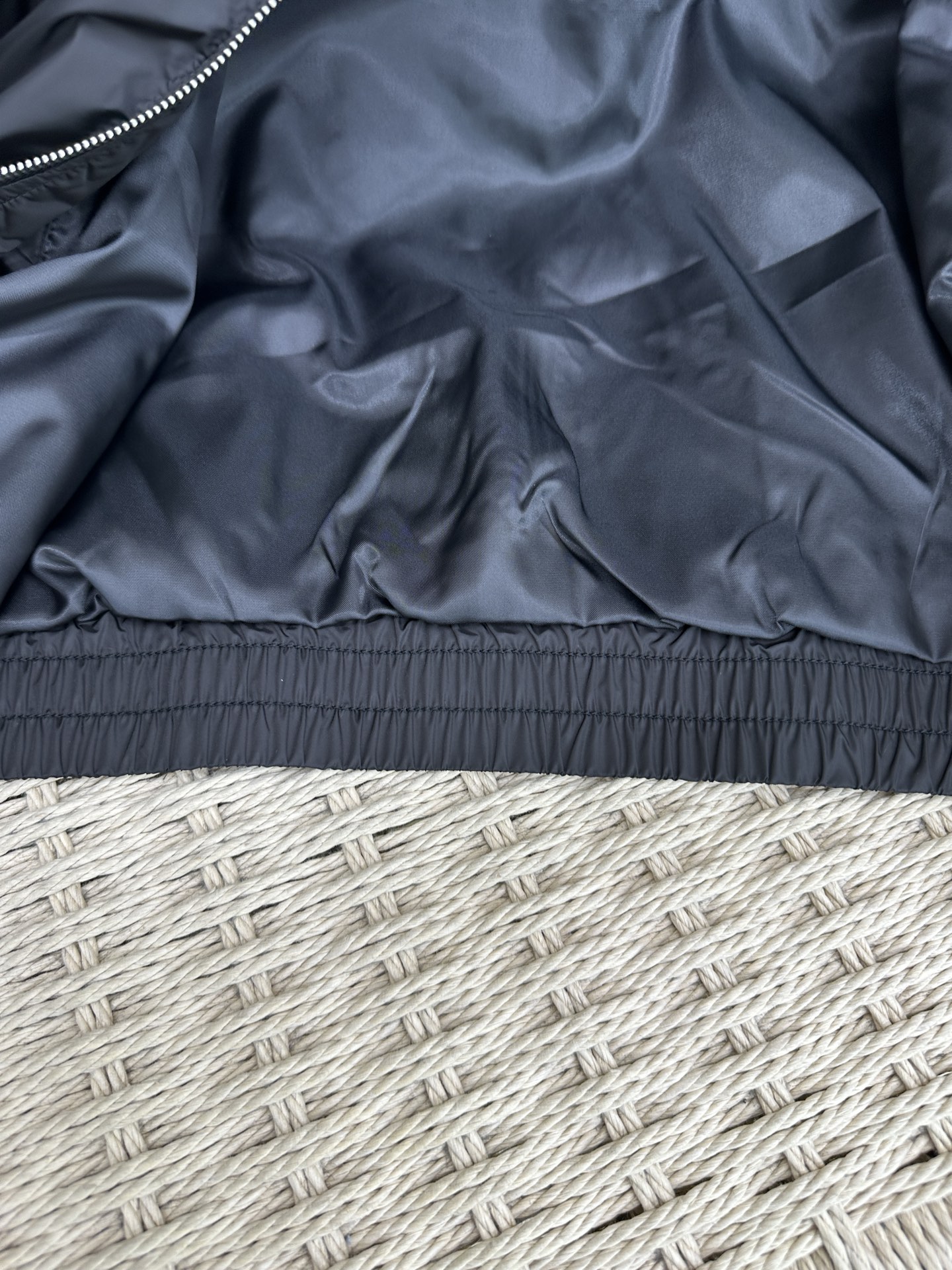 PRADA 2025ss秋冬新款系列🆕P家休闲翻领夹克外套 🧥专柜同步发售 超高工艺的风衣外套 休闲时尚