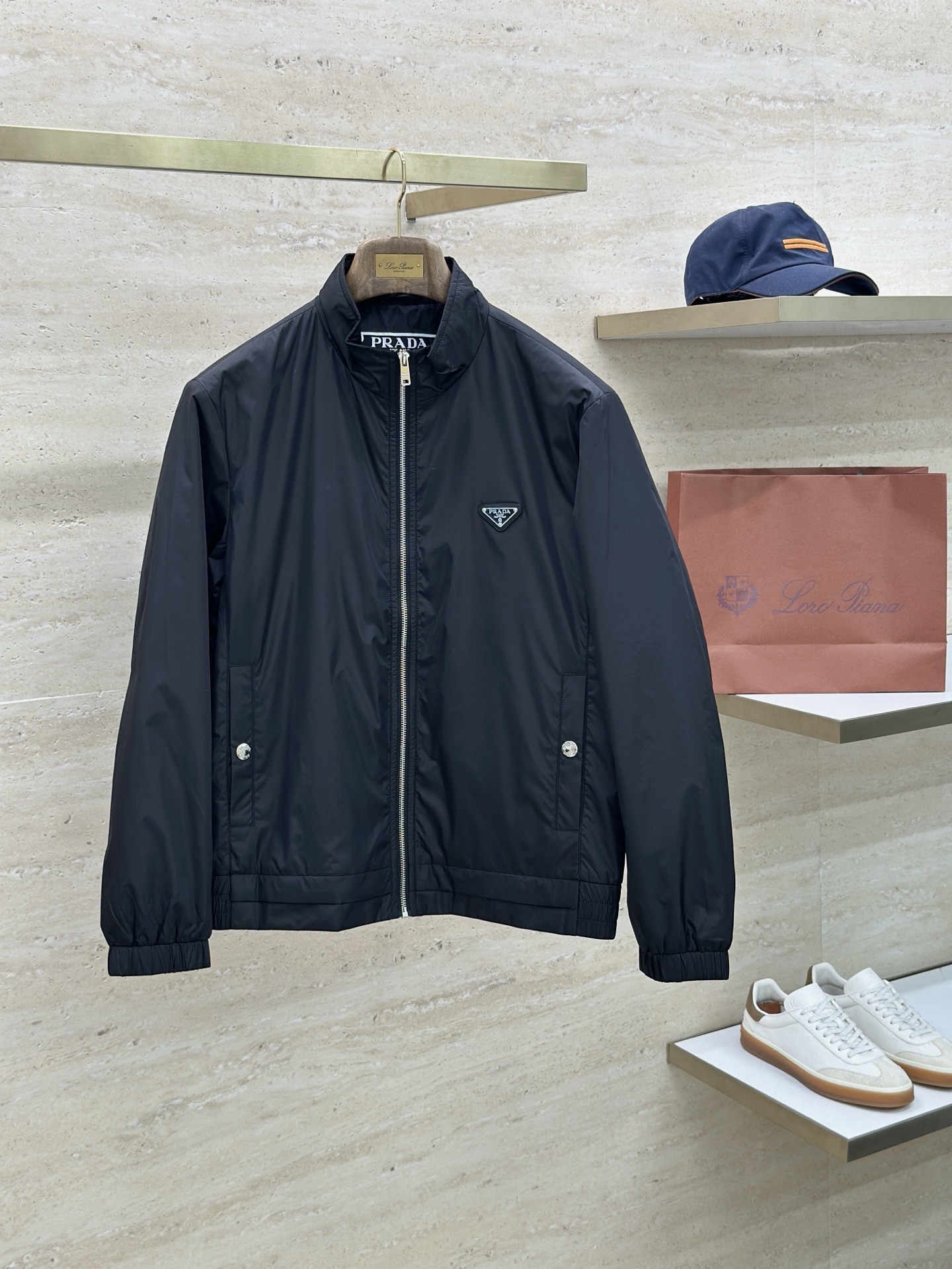 PRADA 2025ss秋冬新款系列🆕P家休闲翻领夹克外套 🧥专柜同步发售 超高工艺的风衣外套 休闲时尚