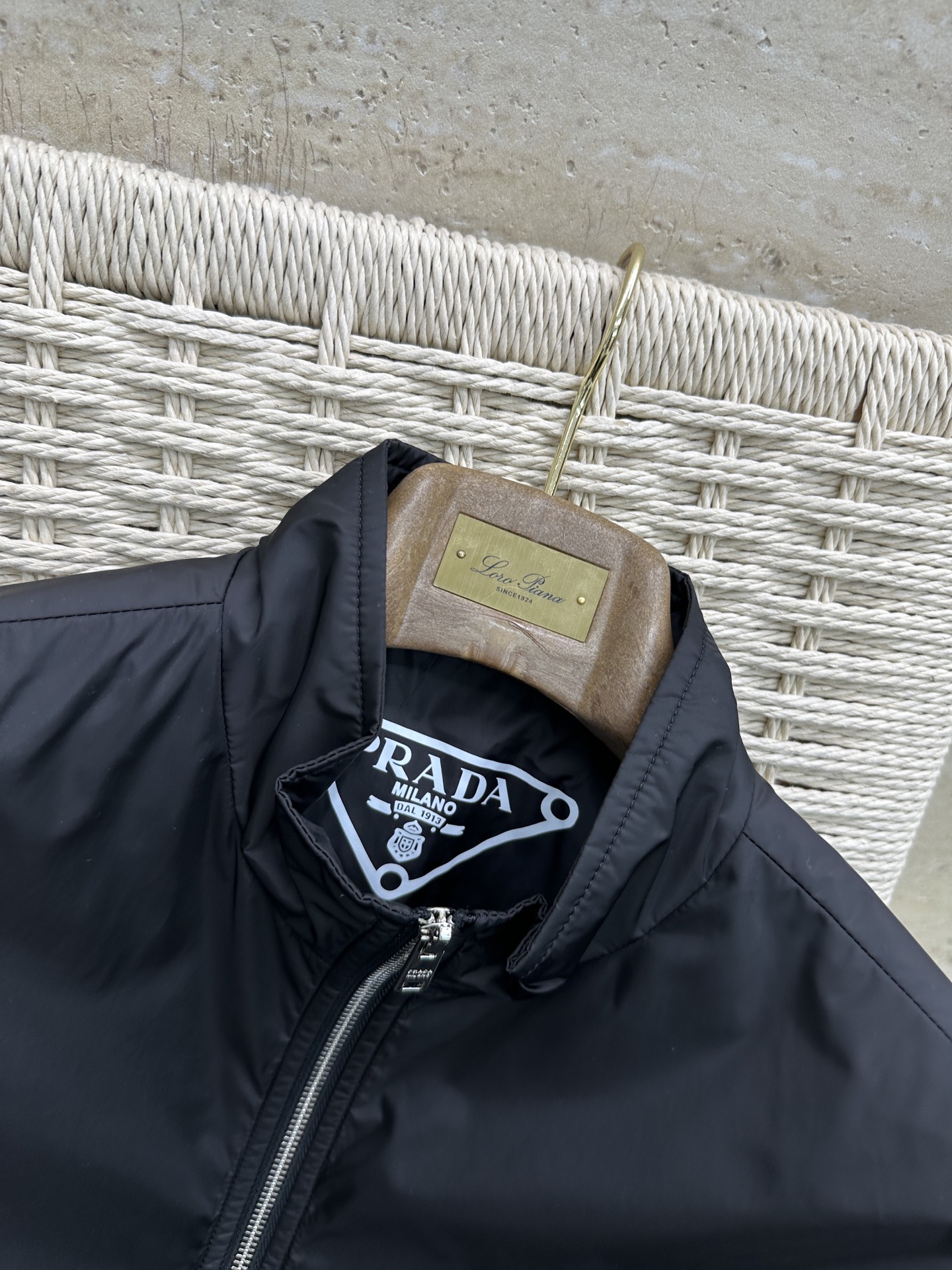 PRADA 2025ss秋冬新款系列🆕P家休闲翻领夹克外套 🧥专柜同步发售 超高工艺的风衣外套 休闲时尚