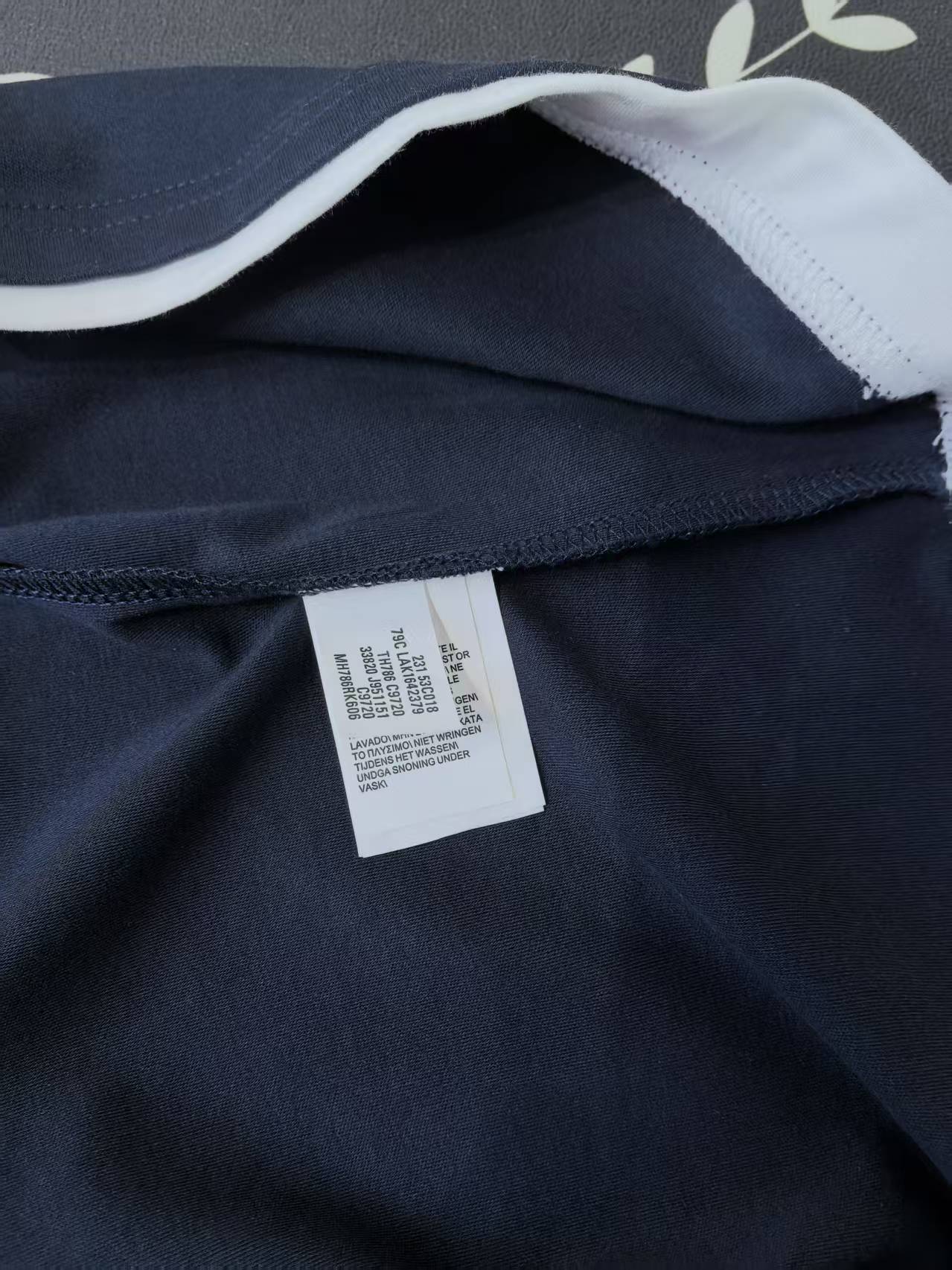 BC新款 男士休闲短袖T恤，采用纯棉面料，面料舒适透气性好，秉承大牌的传统给时尚添加魅力！袖口和衣脚拼色