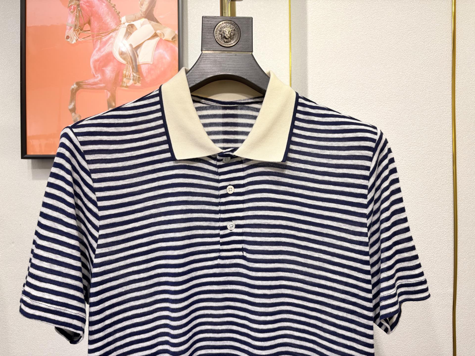 Loro piana 新款男士高端亚麻翻领短袖T恤，这款短袖T恤，采用高级纤维亚麻面料制成，透气速干，循