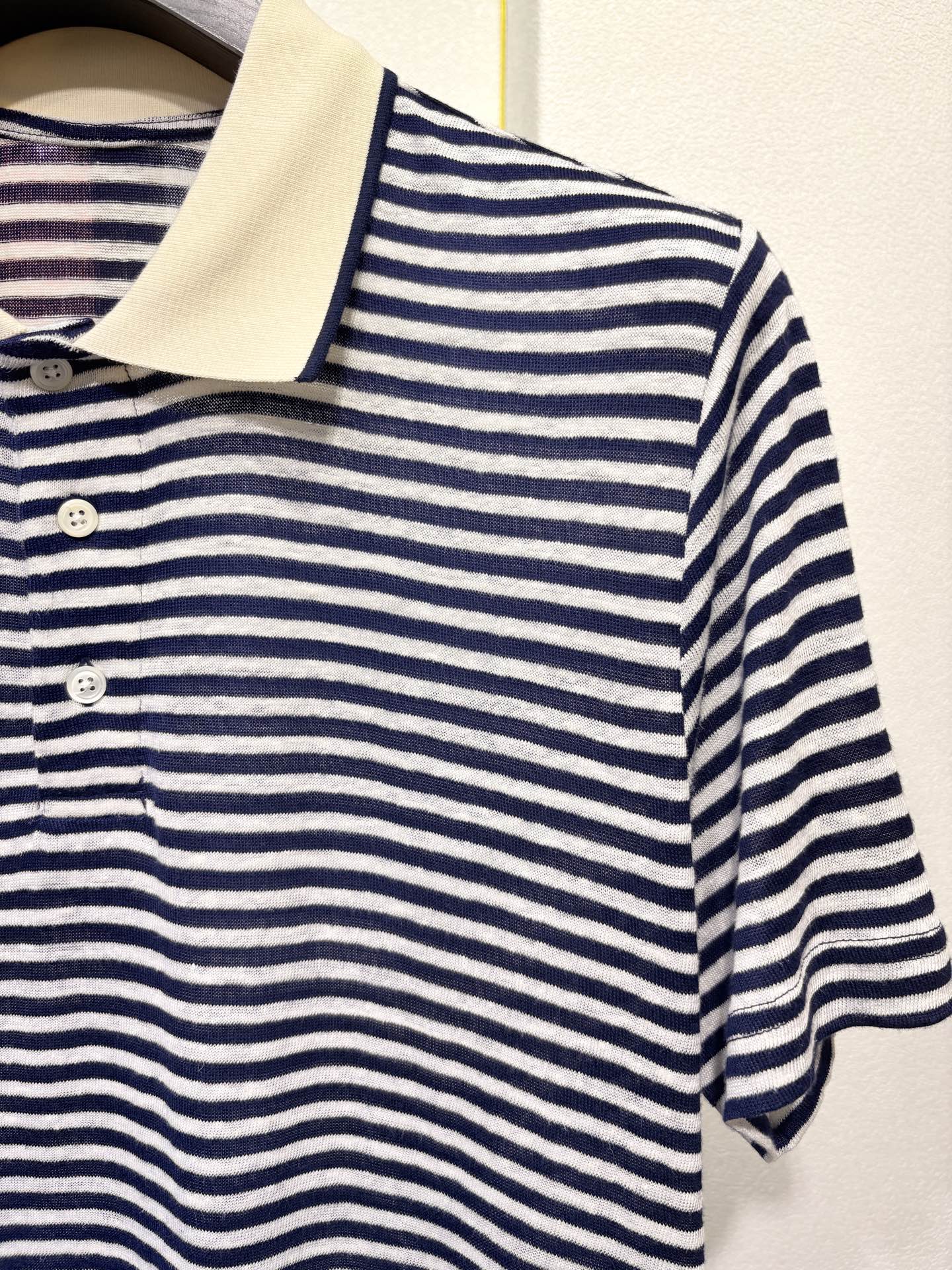 Loro piana 新款男士高端亚麻翻领短袖T恤，这款短袖T恤，采用高级纤维亚麻面料制成，透气速干，循