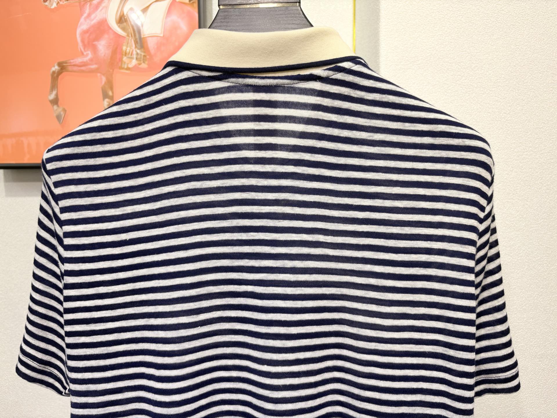 Loro piana 新款男士高端亚麻翻领短袖T恤，这款短袖T恤，采用高级纤维亚麻面料制成，透气速干，循