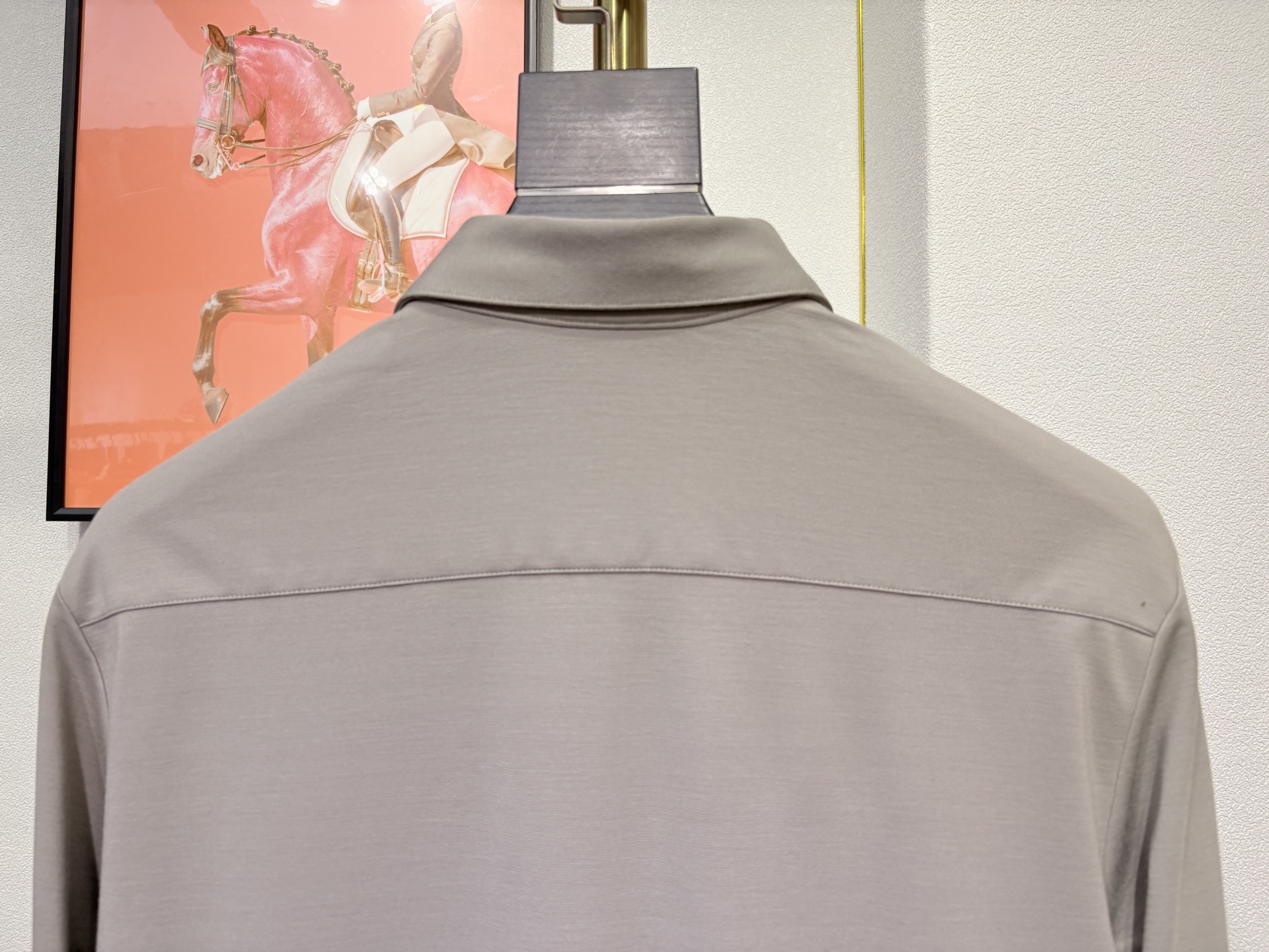 lP🆕，2025秋冬新款，胸前品牌小标LOGO刺绣衬衫，采用定制罗马微弹力布料制成，面料垂性好贴肤穿着舒