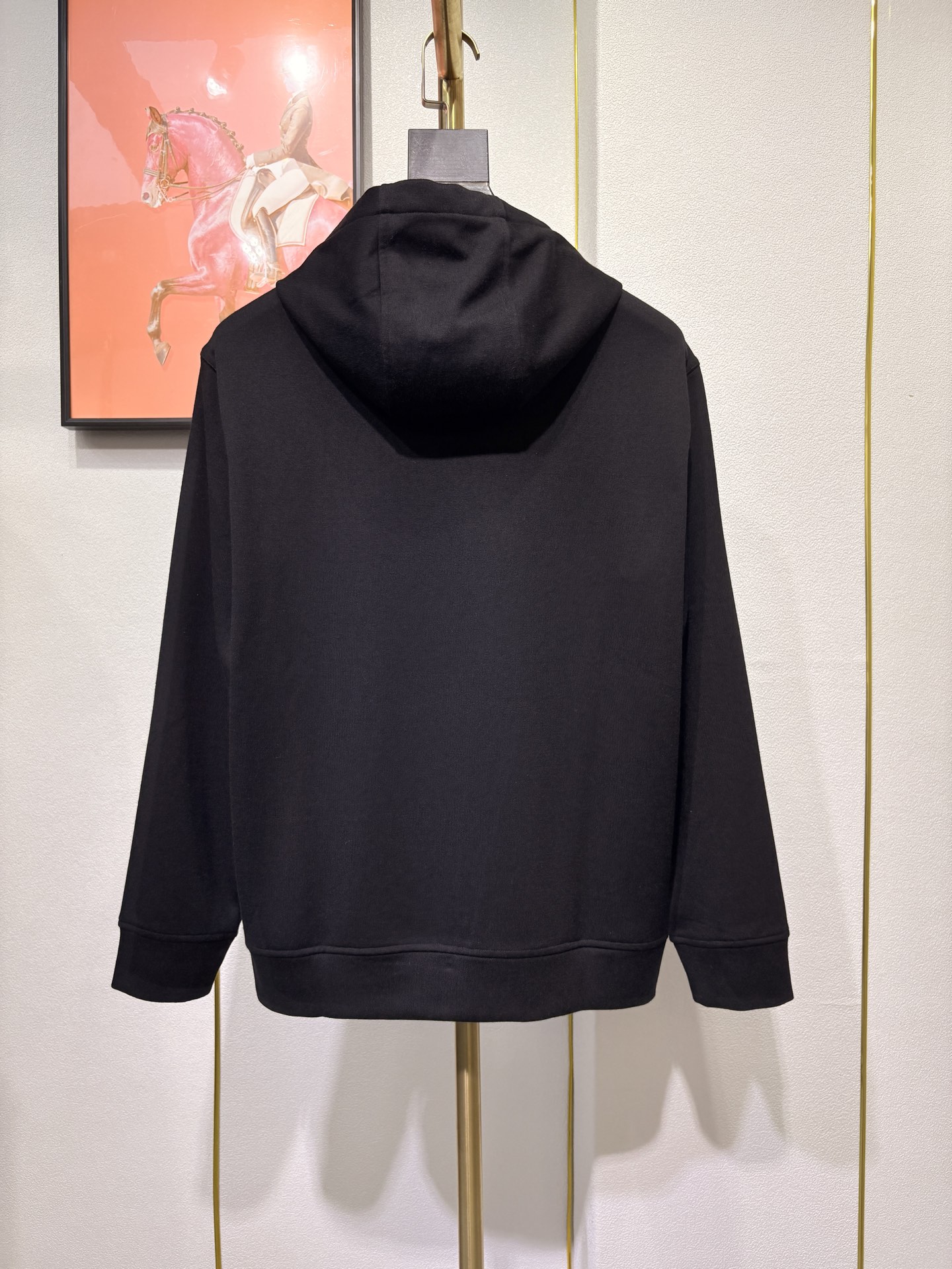 lP🆕*诺悠翩雅，2025秋冬男款羊毛混纺连帽衫，简约大方的版型、抽绳logo图案点缀（羊绒 聚酯纤维 