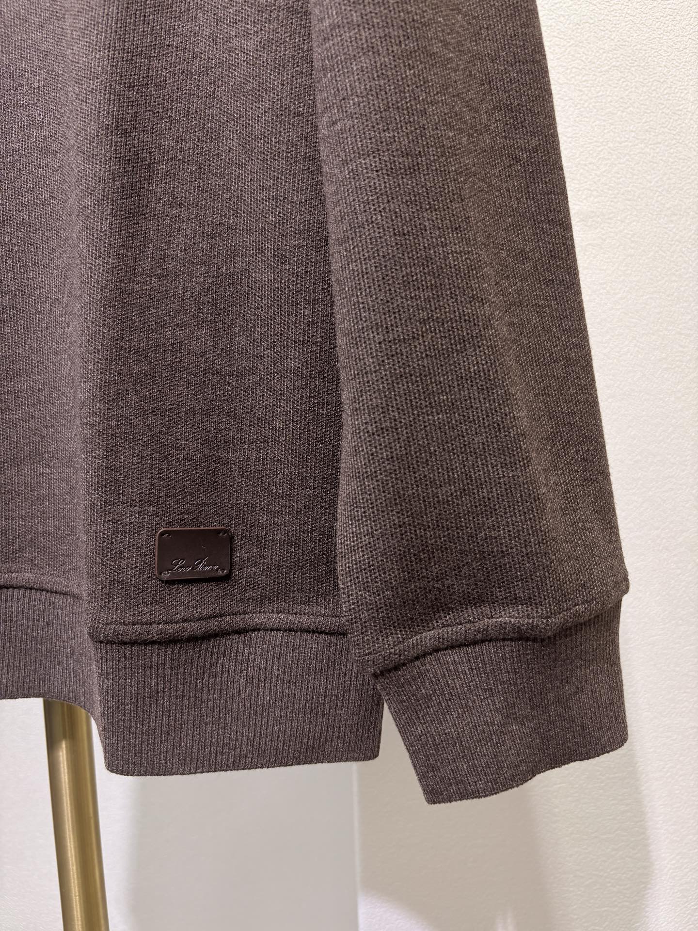 lP🆕诺悠翩雅，2025秋冬男款羊毛混纺毛衣，超级简约大方的版型设计（绵羊毛 棉 聚酯纤维 腈纶混纺材质